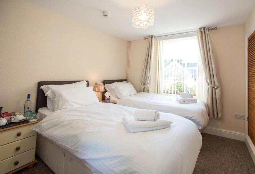 酒店 The Royal Oak Pub