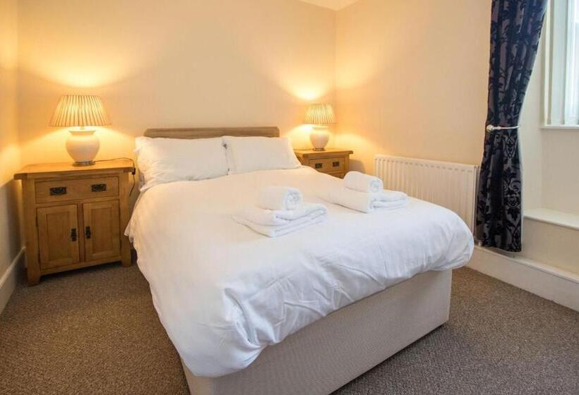 酒店 The Royal Oak Pub