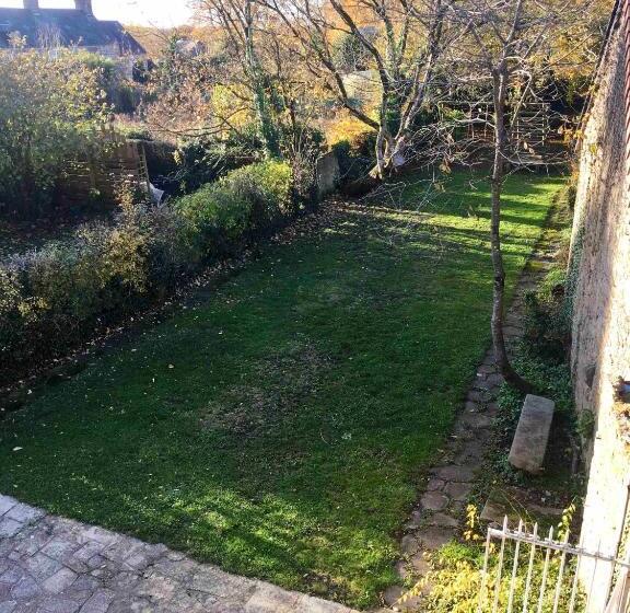 Maison Familiale Spacieuse Pres De Carrouges Avec Jardin