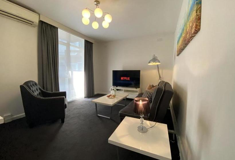 Melbourne Beachside Apartment