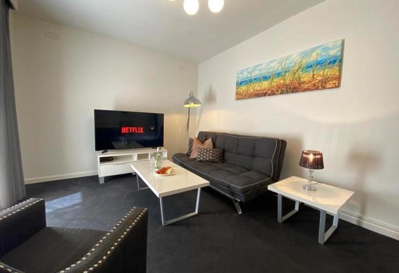 Melbourne Beachside Apartment