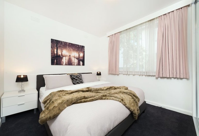 Melbourne Beachside Apartment