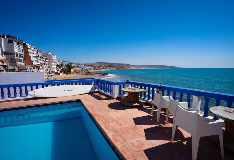 پانسیون Oceana Surf Camp   Hostel