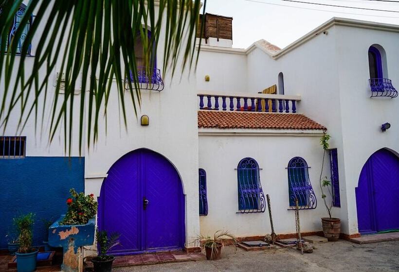 بنسيون Oceana Surf Camp   Hostel