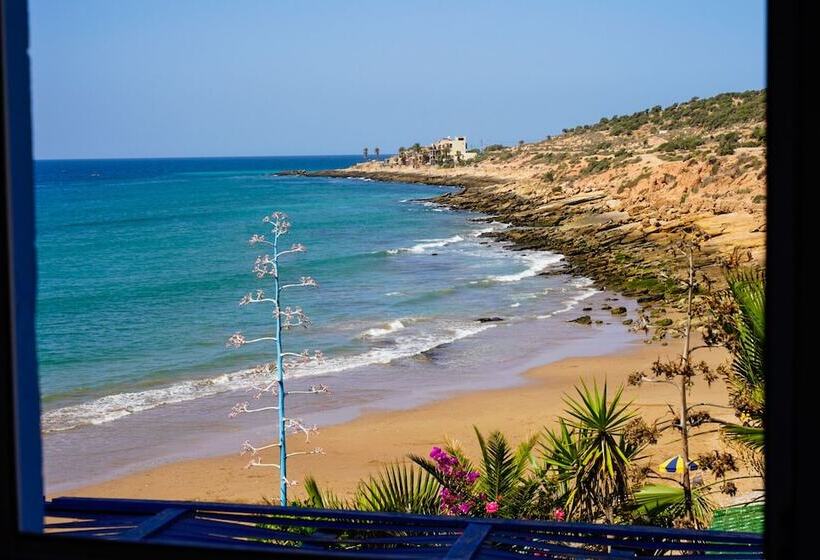 پانسیون Oceana Surf Camp   Hostel