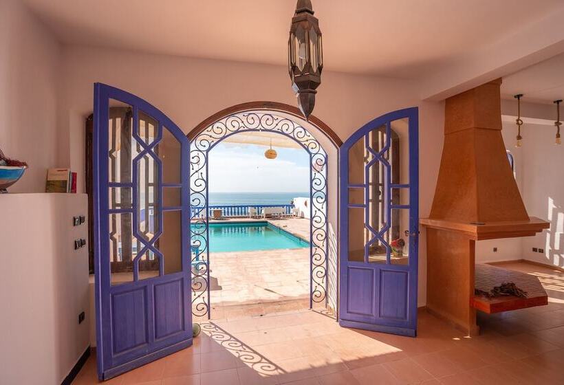 پانسیون Oceana Surf Camp   Hostel