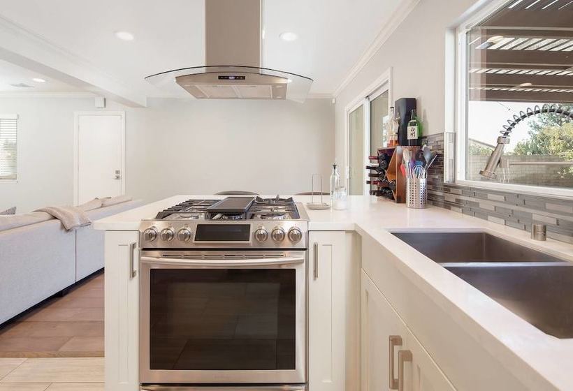 Radiant Estate New Luxury Cali 3 Bd!