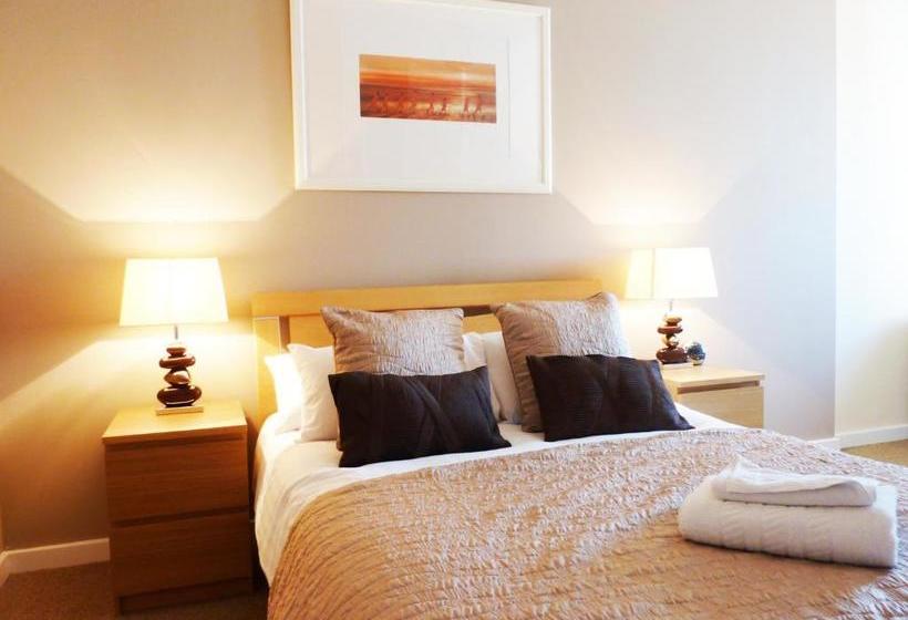 Robinson House Serviced Apartments