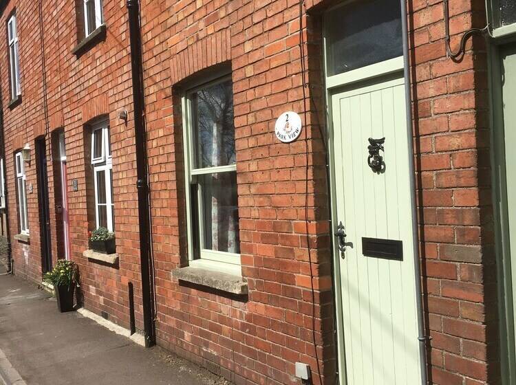 The White House Wells 2 Park View