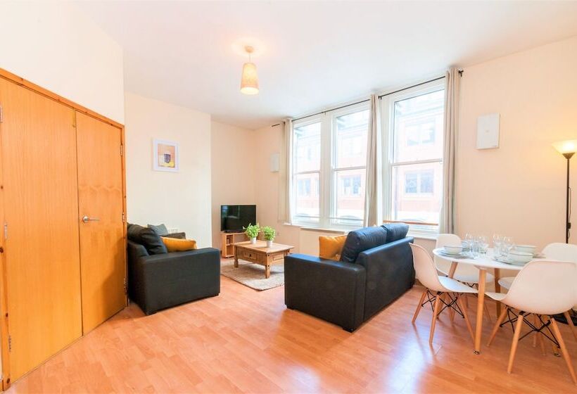 Voussoir Apartments