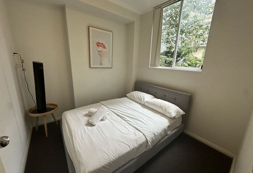 Warrick Fram 3 Beds Apt Free Parking Walk To Westfield Close To Hospital Nwf003