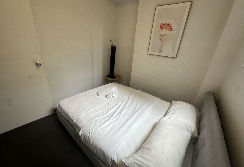 Warrick Fram 3 Beds Apt Free Parking Walk To Westfield Close To Hospital Nwf003