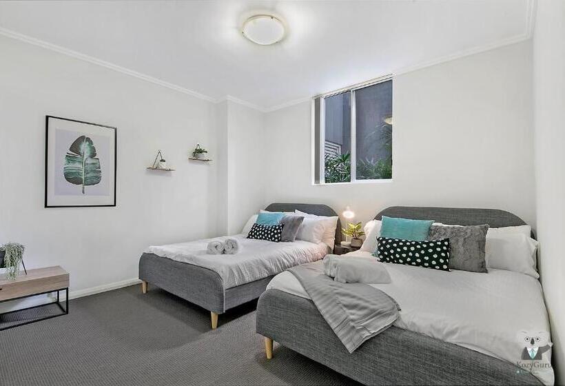 Warrick Fram 3 Beds Apt Free Parking Walk To Westfield Close To Hospital Nwf003