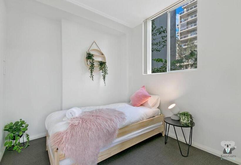 Warrick Fram 3 Beds Apt Free Parking Walk To Westfield Close To Hospital Nwf003