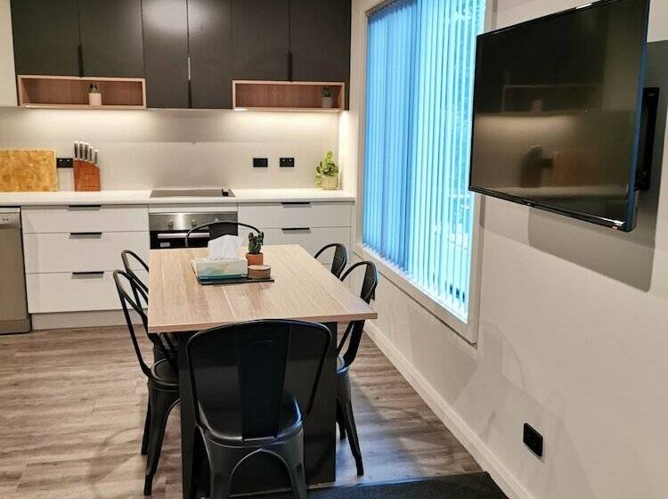 Youngtown Executive Apartments   2br Included, Free Parking & Wifi, Sofa Bed & Cot Fee Applies