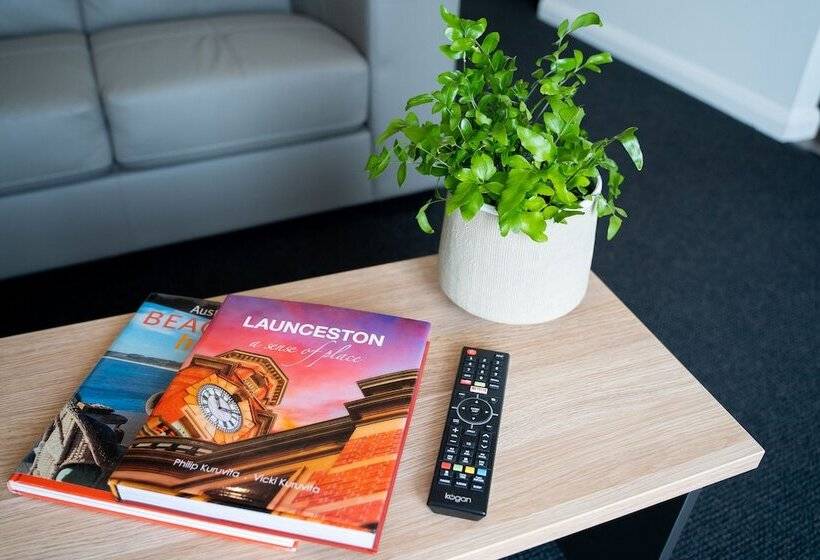 Youngtown Executive Apartments   2br Included, Free Parking & Wifi, Sofa Bed & Cot Fee Applies