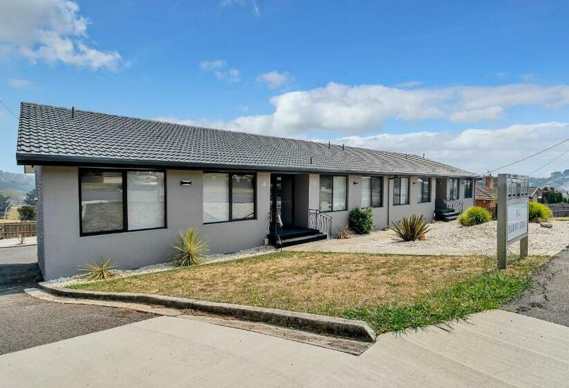 Youngtown Executive Apartments   2br Included, Free Parking & Wifi, Sofa Bed & Cot Fee Applies