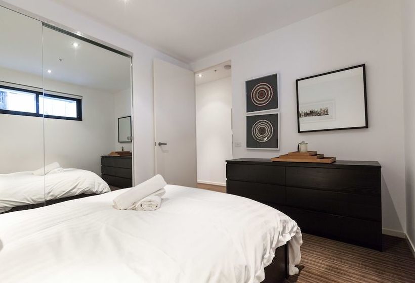 Zach, 1bdr St.kilda Apartment