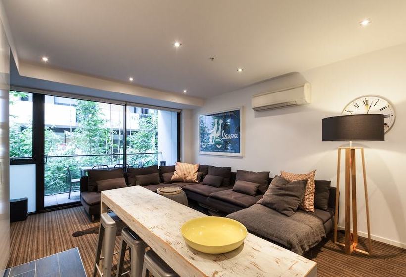 Zach, 1bdr St.kilda Apartment