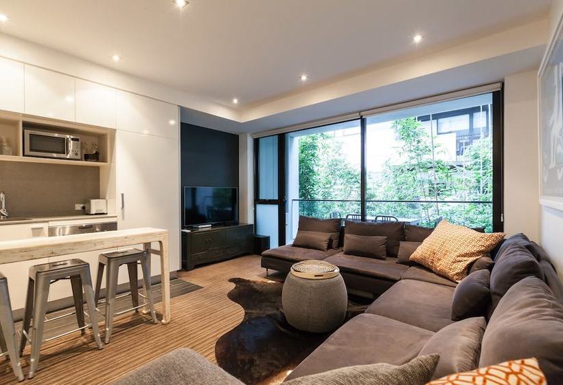 Zach, 1bdr St.kilda Apartment