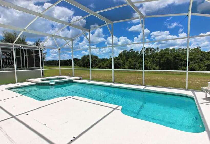 6 Bedroom North Hampton House