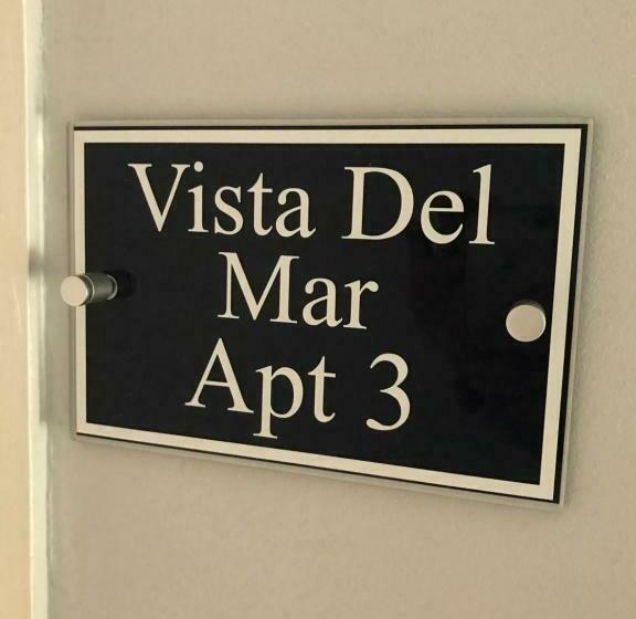 Apt3, No 2 Antrim Gardens, Portrush With Seaview