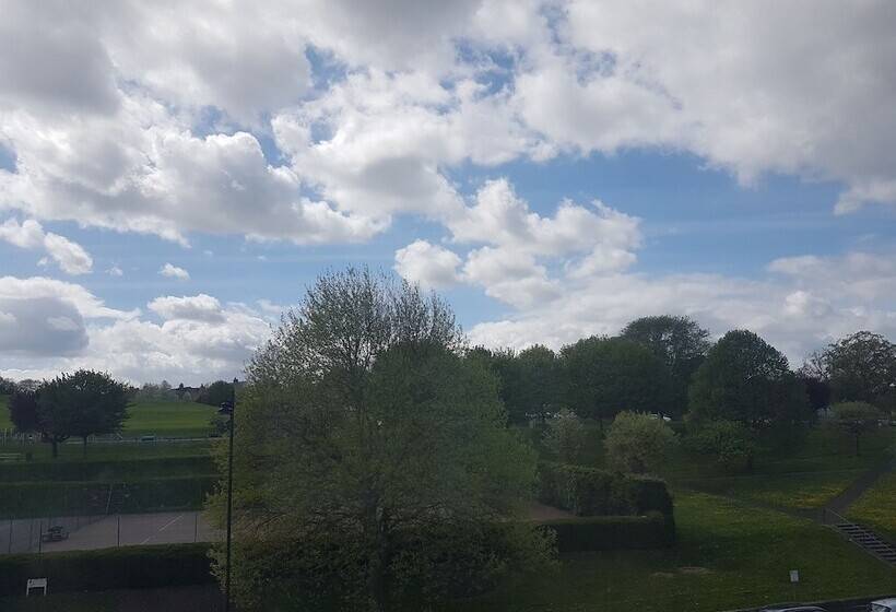 Apartment 9 Robertson Villas