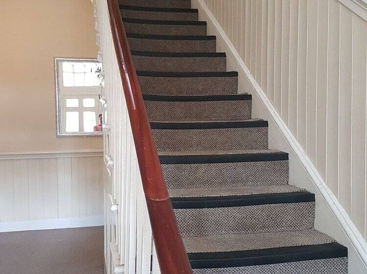 Apartment 9 Robertson Villas