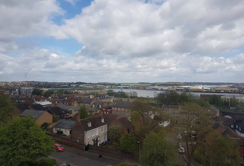 Apartment 9 Robertson Villas