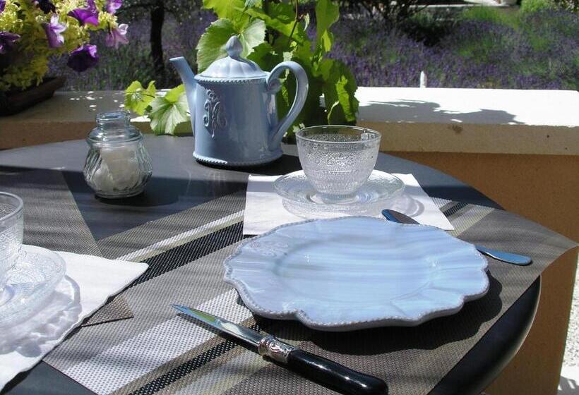 ベッドアンドブレックファースト Clos Des Lavandes   Chambres Et Suites De Charme Climatisées Luberon