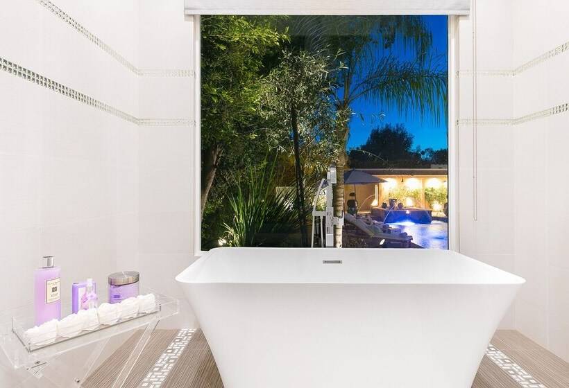Beverly Hills Luxury Modern Palace