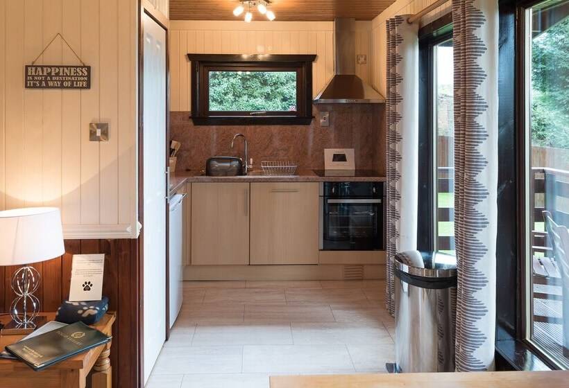 Birch Lodge 13 With Hot Tub