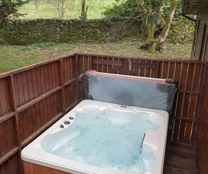 Birch Lodge 13 With Hot Tub