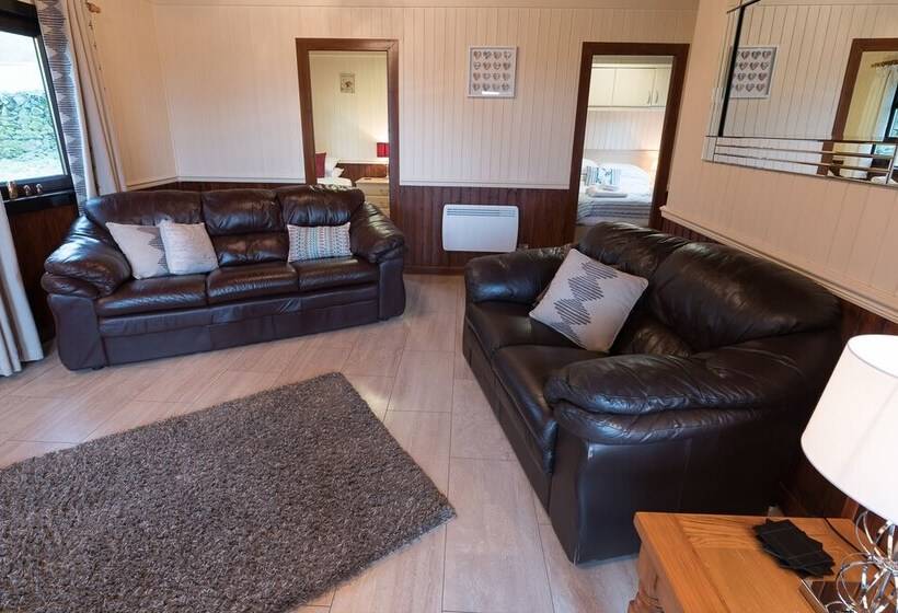 Birch Lodge 13 With Hot Tub