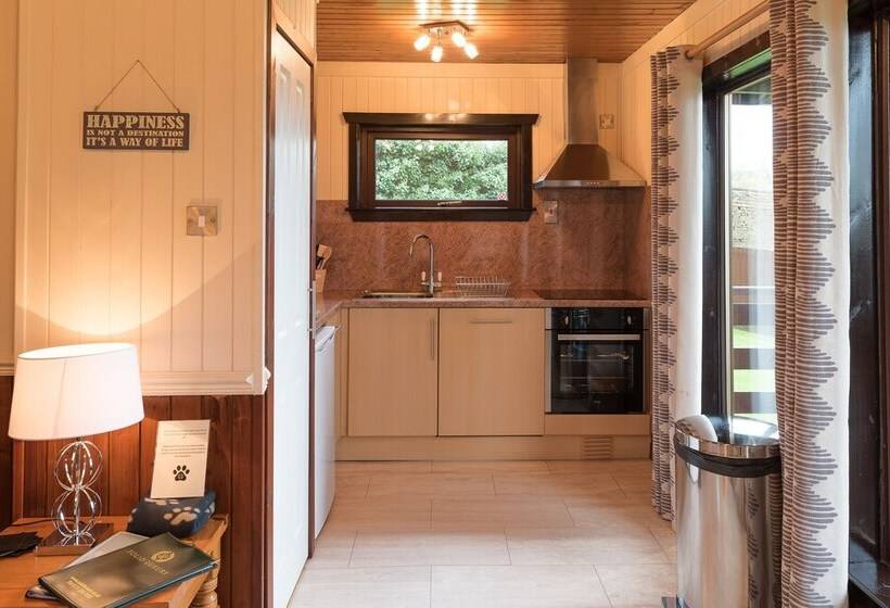 Birch Lodge 13 With Hot Tub