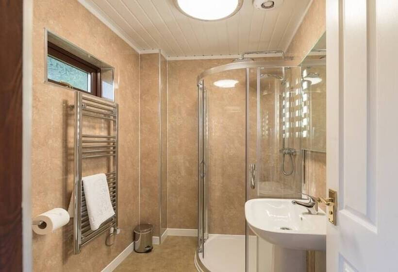 Birch Lodge 13 With Hot Tub