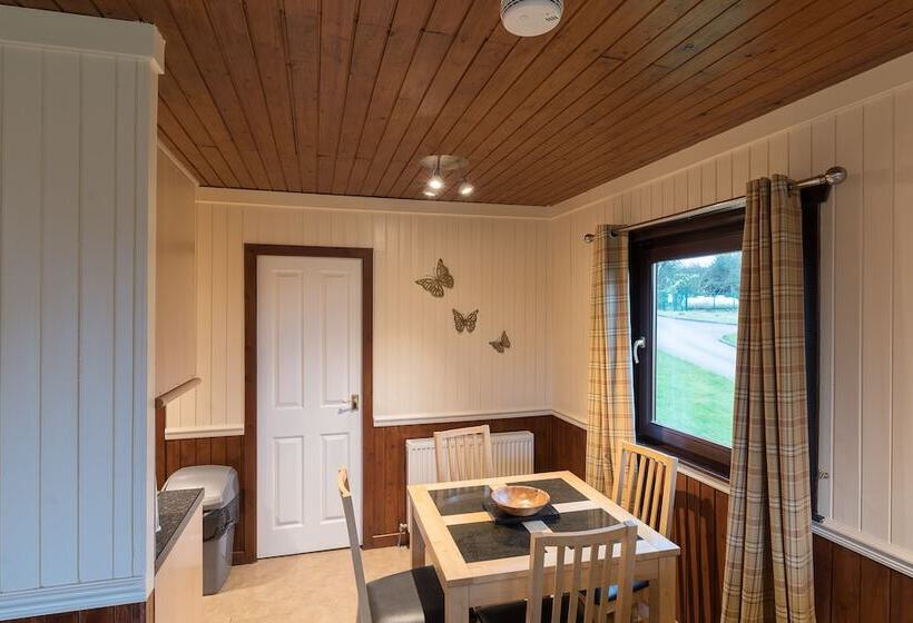 Birch Lodge 13 With Hot Tub