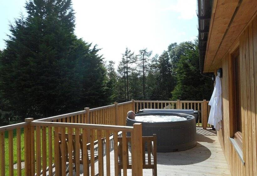 Birch Lodge 13 With Hot Tub