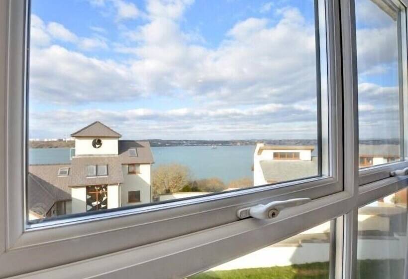 Cosy Dragon @pembrokeshire