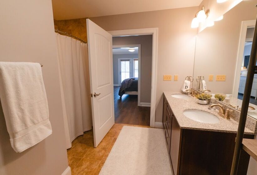 Cranmore Condominium Lodging