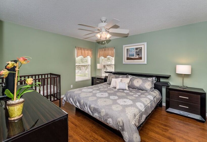 Emerald Island #1 7 Bed 6 Baths Villa