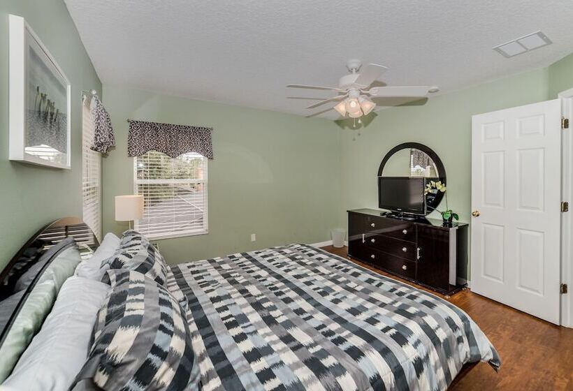 Emerald Island #1 7 Bed 6 Baths Villa