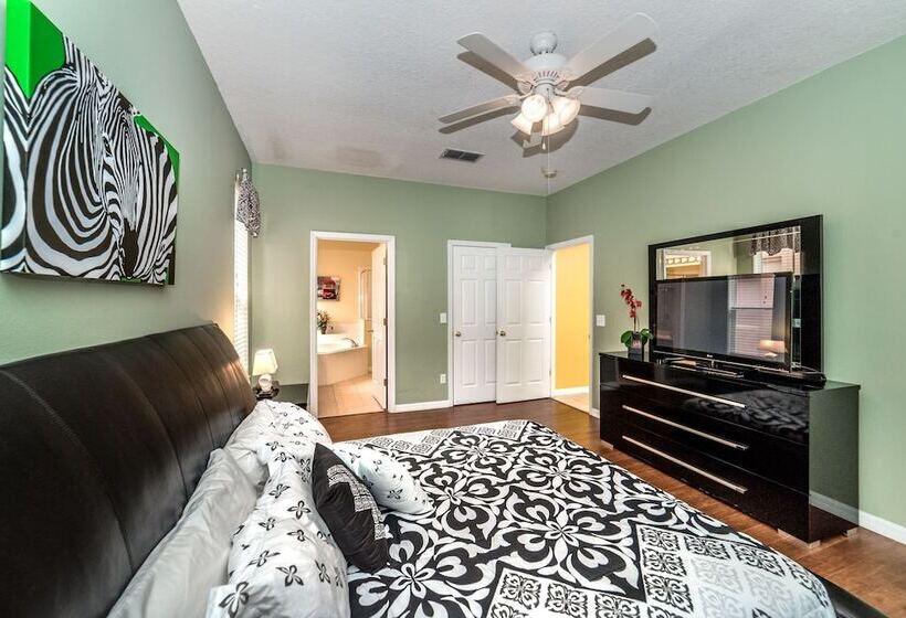 Emerald Island #1 7 Bed 6 Baths Villa