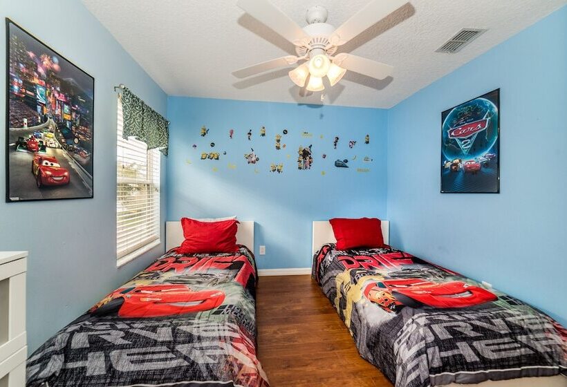 Emerald Island #1 7 Bed 6 Baths Villa