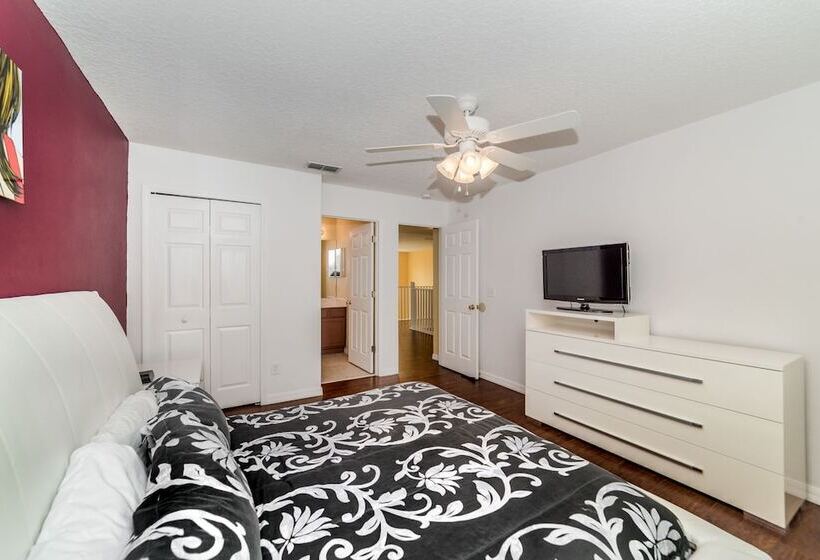 Emerald Island #1 7 Bed 6 Baths Villa