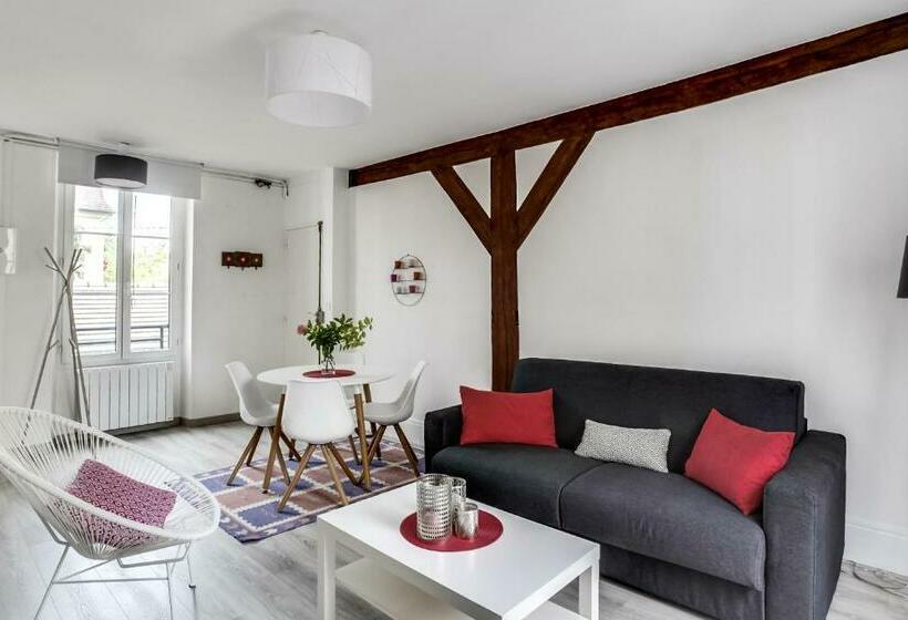 Fontainebleau Sweet Home