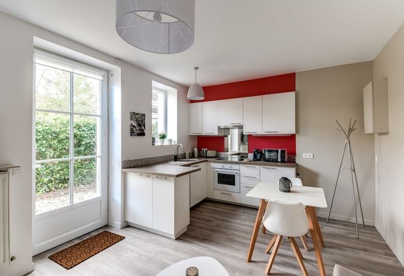 Fontainebleau Sweet Home Garden