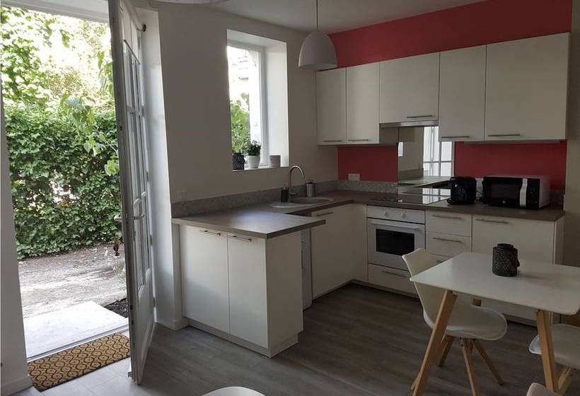 Fontainebleau Sweet Home Garden