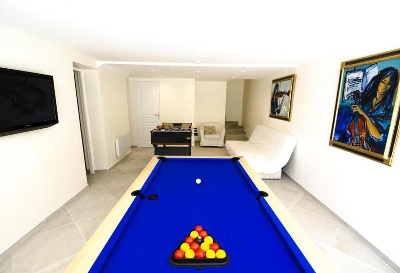 Grande Villa à Sainte Maxime   Golfe De Saint Tropez