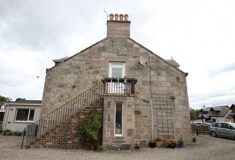 High Terrace Apartment